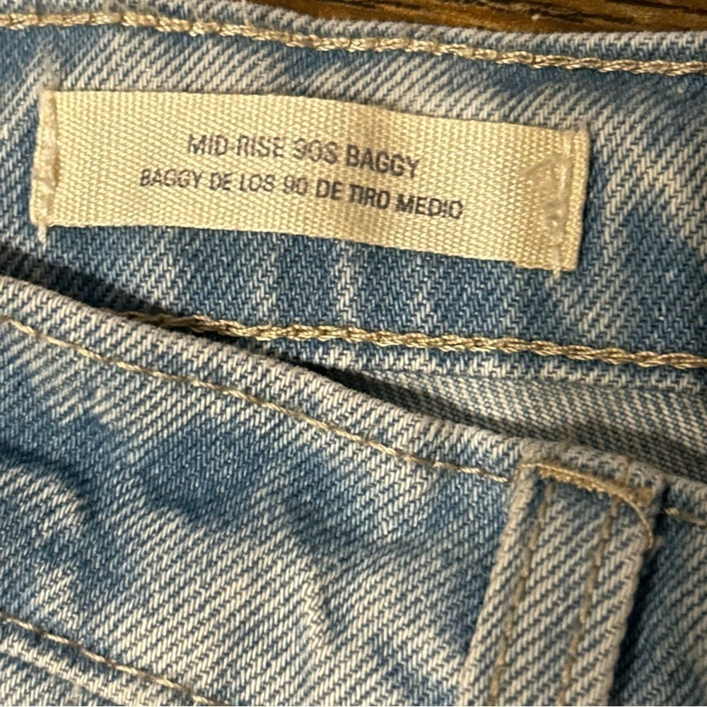 NWT Universal Thread Womens 14R Jeans Mid Rise 90s Baggy Light Wash Relax - Picture 6 of 7